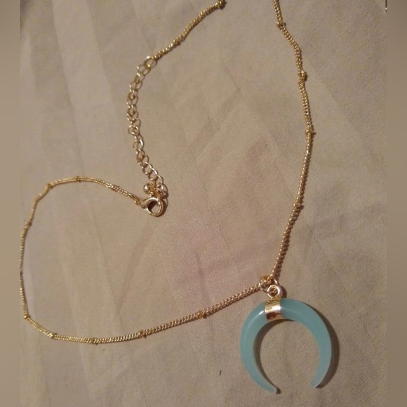 “Jade Horn” Green Tusk Upside Down Crescent Half Moon Wishbone Good Luck Pendant - Picture 13 of 14